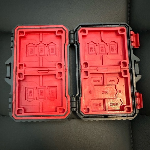 NWT black SD Card Holder Case - Picture 4 of 4